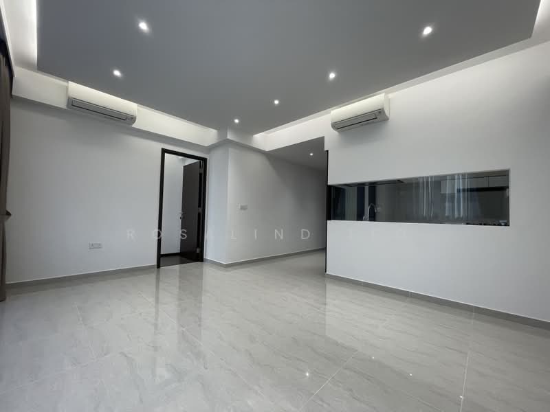 Symphony Suites, 17 Yishun Close, 3 Bedrooms, 893 sqft, Condominium For Sale, by Rosalind Teo, 500208100 - Living Room - PropertyGuru.com.sg