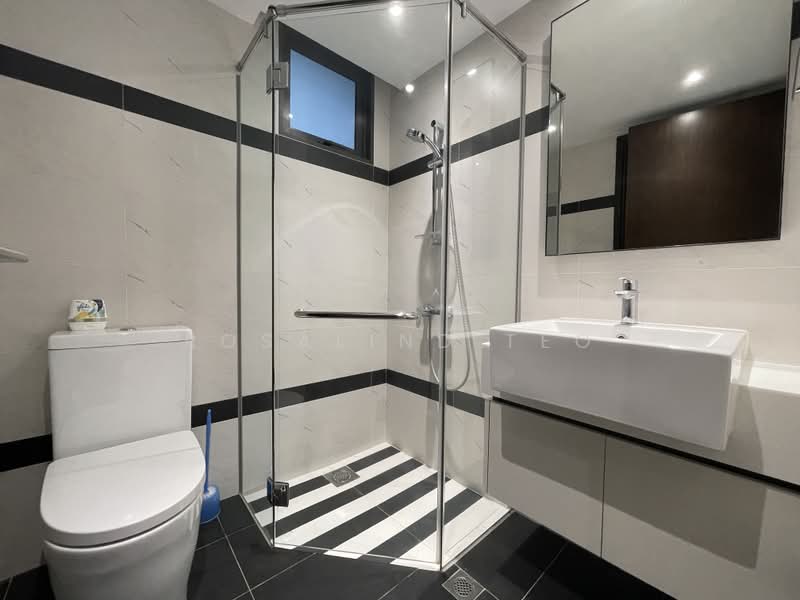 Symphony Suites, 17 Yishun Close, 3 Bedrooms, 893 sqft, Condominium For Sale, by Rosalind Teo, 500208100 - Bathroom - PropertyGuru.com.sg
