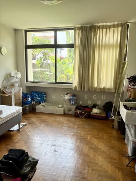 Spacious Semi D with garden at Glasgow Road, , 5 Bedrooms, 3,100 sqft, Semi-Detached House For Rent, by Brenda Koh Hui Theng, 500208102 - Bedroom - PropertyGuru.com.sg