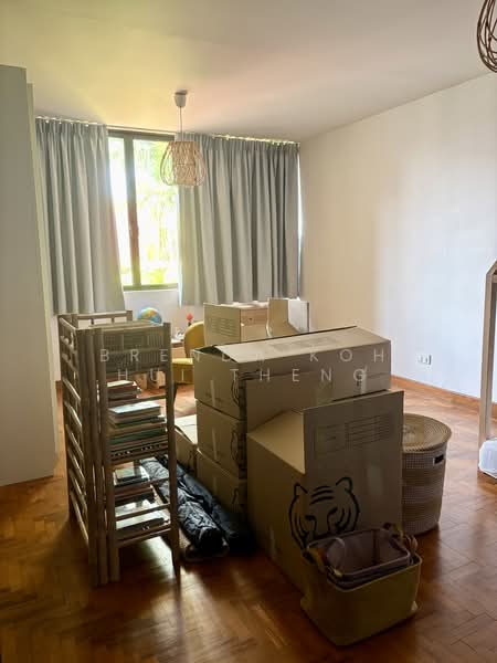 Spacious Semi D with garden at Glasgow Road, , 5 Bedrooms, 3,100 sqft, Semi-Detached House For Rent, by Brenda Koh Hui Theng, 500208102 - Bedroom - PropertyGuru.com.sg