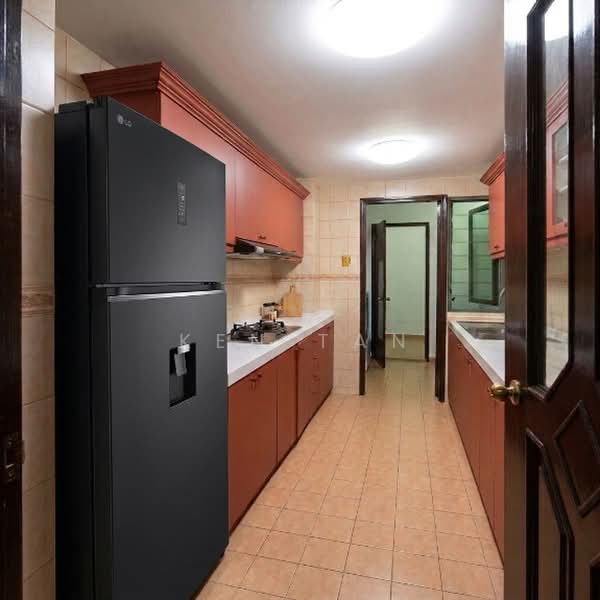 Stratford Court, 41A Bedok Ria Crescent, 3 Bedrooms, 1,399 sqft, Condominium For Rent, by Ken Tan, 500208110 - Kitchen - PropertyGuru.com.sg