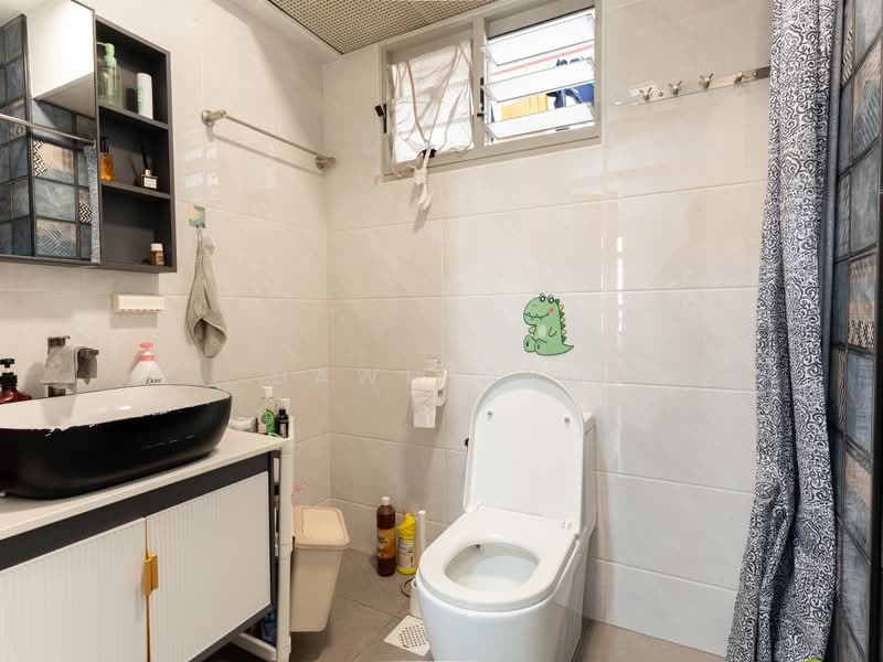 275C Compassvale Link, 275C Compassvale Link, 3 Bedrooms, 990 sqft, HDB Flat For Sale, by Dawn Ong, 500208115 - Bathroom - PropertyGuru.com.sg
