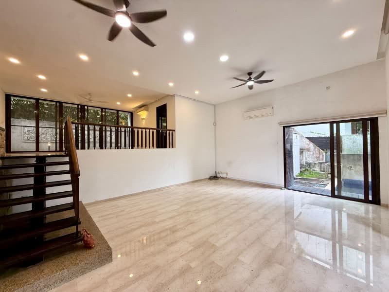 Super good buy Detached at Bukit Timah D10, Jalan Haji Alias, 5 Bedrooms, 6,600 sqft, Detached House For Sale, by Lynn Er, 500208123 - Living Room - PropertyGuru.com.sg