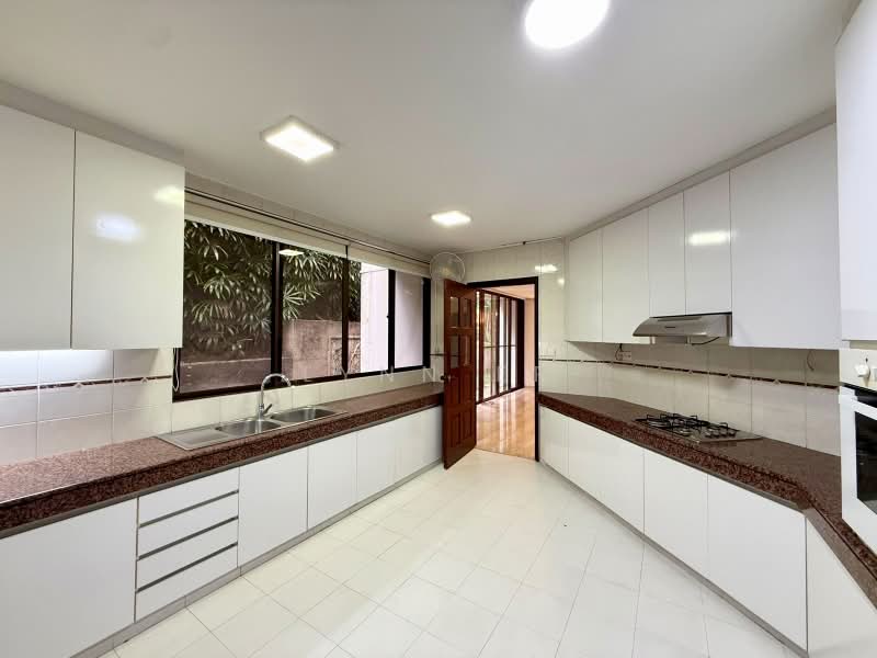 Super good buy Detached at Bukit Timah D10, Jalan Haji Alias, 5 Bedrooms, 6,600 sqft, Detached House For Sale, by Lynn Er, 500208123 - Kitchen - PropertyGuru.com.sg