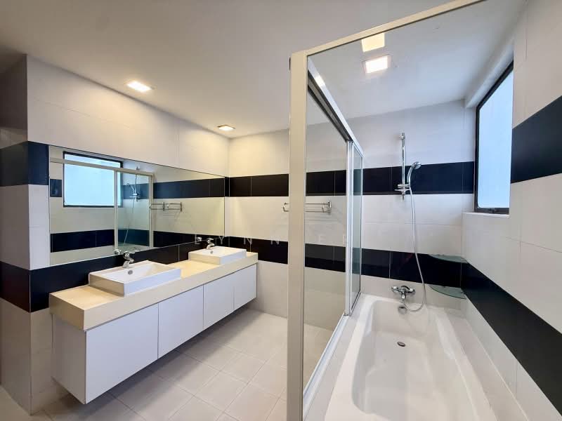 Super good buy Detached at Bukit Timah D10, Jalan Haji Alias, 5 Bedrooms, 6,600 sqft, Detached House For Sale, by Lynn Er, 500208123 - Bathroom - PropertyGuru.com.sg