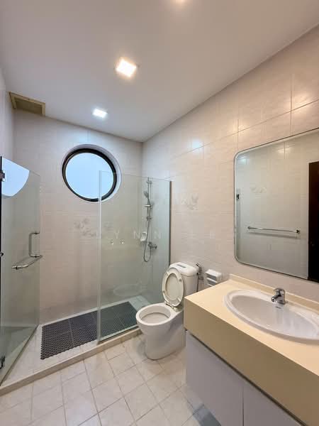 Super good buy Detached at Bukit Timah D10, Jalan Haji Alias, 5 Bedrooms, 6,600 sqft, Detached House For Sale, by Lynn Er, 500208123 - Bathroom - PropertyGuru.com.sg