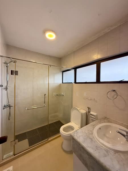 Super good buy Detached at Bukit Timah D10, Jalan Haji Alias, 5 Bedrooms, 6,600 sqft, Detached House For Sale, by Lynn Er, 500208123 - Bathroom - PropertyGuru.com.sg
