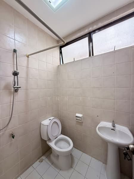 Super good buy Detached at Bukit Timah D10, Jalan Haji Alias, 5 Bedrooms, 6,600 sqft, Detached House For Sale, by Lynn Er, 500208123 - Bathroom - PropertyGuru.com.sg