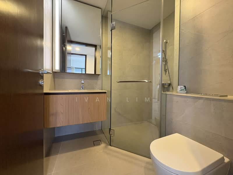 JadeScape, 8 Shunfu Road, 2 Bedrooms, 764 sqft, Condominium For Sale, by Ivan Lim, 500208128 - Common Bathroom - PropertyGuru.com.sg