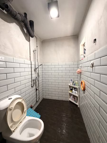 249 Bangkit Road, 249 Bangkit Road, 3 Bedrooms, 1,108 sqft, HDB Flat For Sale, by Ryan Danial, 500208134 - Bathroom - PropertyGuru.com.sg