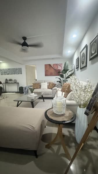 111 Gangsa Road, 111 Gangsa Road, 3 Bedrooms, 1,421 sqft, HDB Flat For Sale, by Wan Rahmat, 500208136 - Living Room - PropertyGuru.com.sg