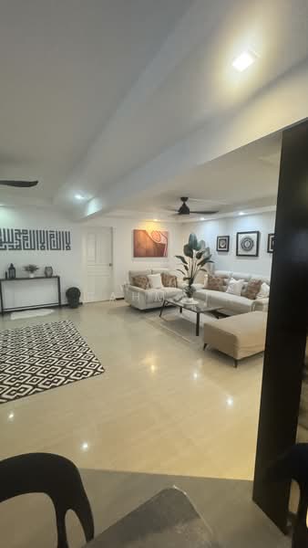 111 Gangsa Road, 111 Gangsa Road, 3 Bedrooms, 1,421 sqft, HDB Flat For Sale, by Wan Rahmat, 500208136 - Living Room - PropertyGuru.com.sg