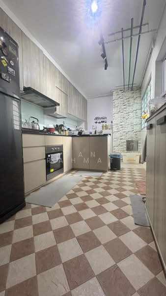 111 Gangsa Road, 111 Gangsa Road, 3 Bedrooms, 1,421 sqft, HDB Flat For Sale, by Wan Rahmat, 500208136 - Kitchen - PropertyGuru.com.sg