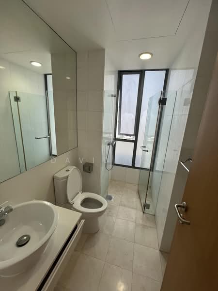 Urbana, 1 River Valley Close, 4 Bedrooms, 1,475 sqft, Condominium For Rent, by David Foo, 500208155 - Bathroom - PropertyGuru.com.sg