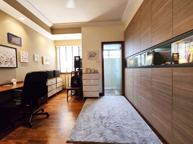 Modern Freehold Bright 5 bedroom Move in Home within 1km of Raffles Girls School, Greenwood / Watten / Tan Kah Kee MRT, 5 Bedrooms, 3,200 sqft, Terraced House For Sale, by Julia Goh, 500208158 - Bedroom ensuite - PropertyGuru.com.sg