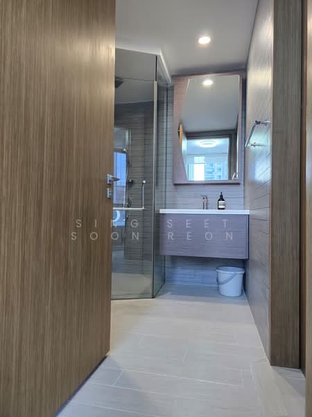 V on Shenton, 5 Shenton Way, 2 Bedrooms, 743 sqft, Condominium For Sale, by Sing Seet Soon Reon, 500208171 - Bathroom - PropertyGuru.com.sg