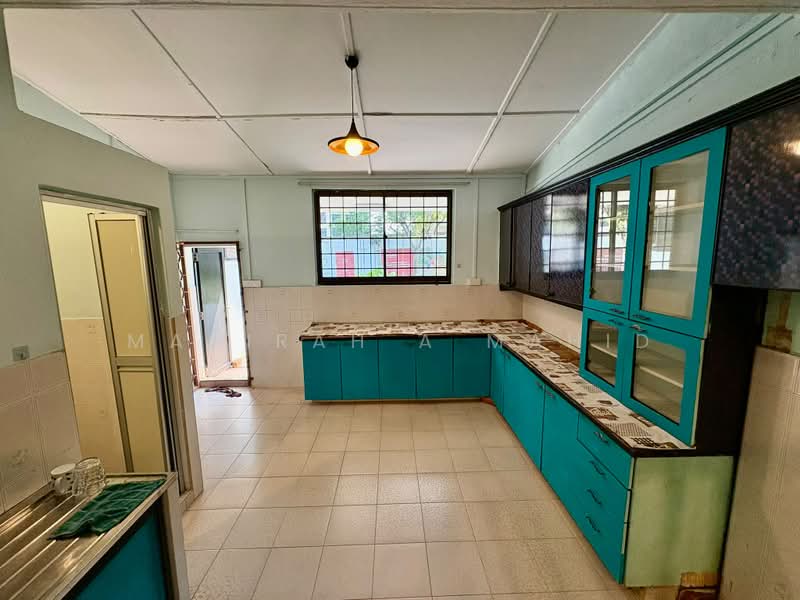 Thomson Garden Estate, Sin Ming Road, 2 Bedrooms, 1,001 sqft, Terraced House For Sale, by Mahirah A Mahid, 500208175 - Kitchen - PropertyGuru.com.sg