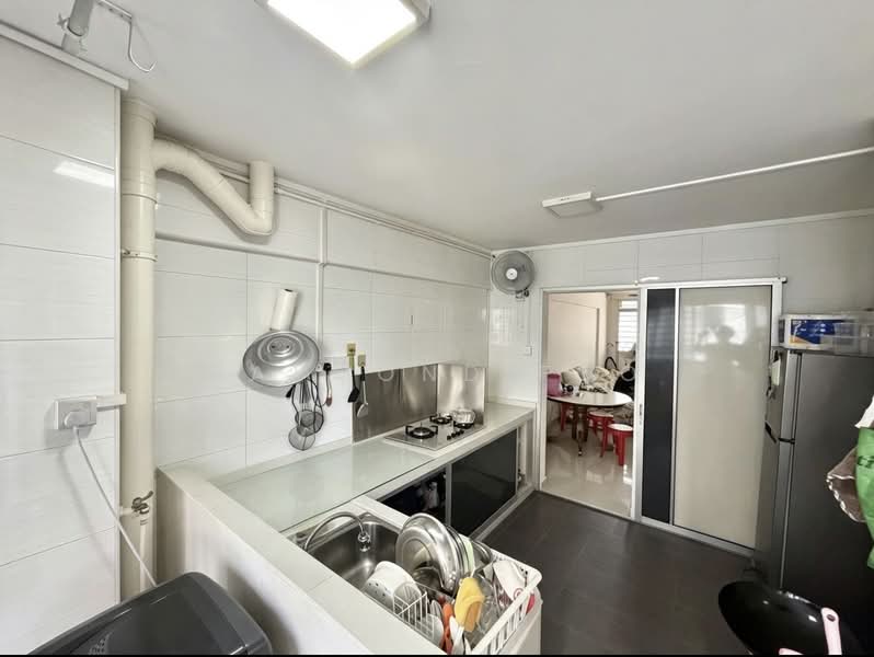 433 Tampines Street 43, 433 Tampines Street 43, 2 Bedrooms, 689 sqft, HDB Flat For Rent, by Raymond Foo, 500208184 - Kitchen - PropertyGuru.com.sg