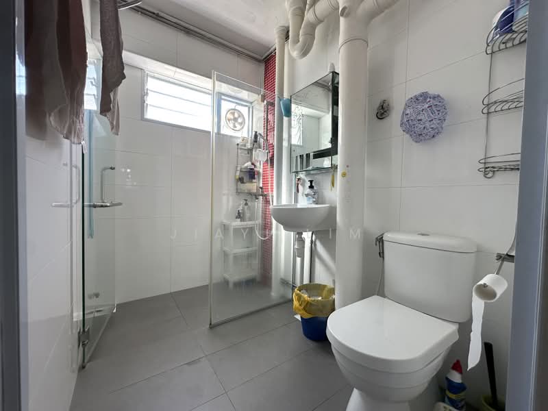 15 Eunos Crescent, 15 Eunos Crescent, 3 Bedrooms, 1,259 sqft, HDB Flat For Sale, by Jiayi Lim, 500208188 - Bathroom - PropertyGuru.com.sg