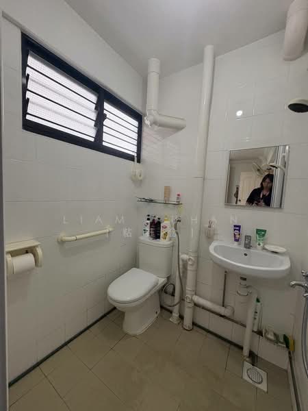 116 Bedok Reservoir Road, 116 Bedok Reservoir Road, 4 Bedrooms, 1,442 sqft, HDB Flat For Sale, by Liam Yuhan (粘钰含), 500208191 - Bathroom - PropertyGuru.com.sg
