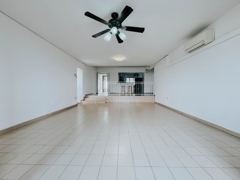 Ivory Heights, 117 Jurong East Street 13, 3 Bedrooms, 1,701 sqft, Condominium For Sale, by Jeraldine Yeo, 500208197 - Living Room - PropertyGuru.com.sg