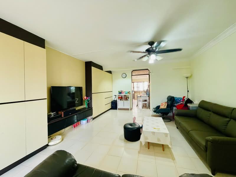 225 Serangoon Avenue 4, 225 Serangoon Avenue 4, 3 Bedrooms, 1,011 sqft, HDB Flat For Sale, by Zola Tan, 500208199 - Living Room - PropertyGuru.com.sg