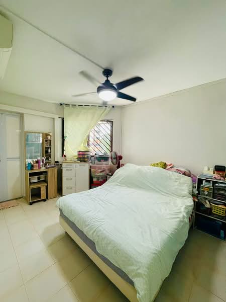 225 Serangoon Avenue 4, 225 Serangoon Avenue 4, 3 Bedrooms, 1,011 sqft, HDB Flat For Sale, by Zola Tan, 500208199 - Master Room - PropertyGuru.com.sg