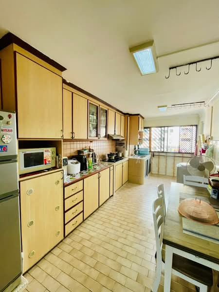 225 Serangoon Avenue 4, 225 Serangoon Avenue 4, 3 Bedrooms, 1,011 sqft, HDB Flat For Sale, by Zola Tan, 500208199 - Kitchen - PropertyGuru.com.sg