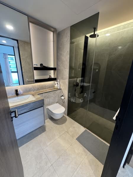 The Reef at King's Dock, 22 Harbourfront Avenue, 2 Bedrooms, 753 sqft, Condominium For Rent, by Pamela Huang, 500208215 - Bathroom - PropertyGuru.com.sg