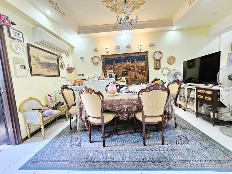 Loyang Rise, Loyang rise, 5 Bedrooms, 3,600 sqft, Terraced House For Sale, by Jenny Tan, 500208221 - Dining Room - PropertyGuru.com.sg