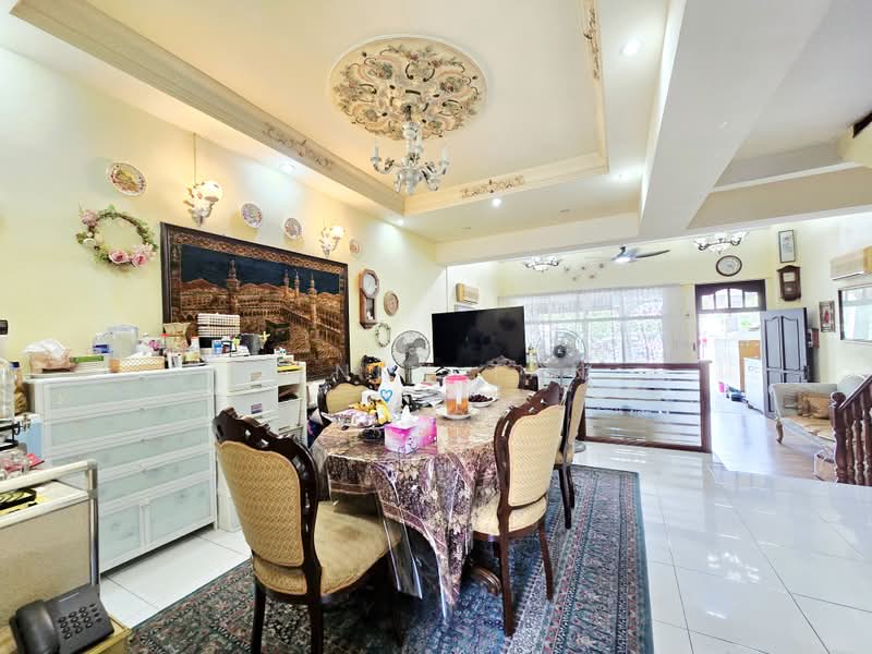 Loyang Rise, Loyang rise, 5 Bedrooms, 3,600 sqft, Terraced House For Sale, by Jenny Tan, 500208221 - Dining Room - PropertyGuru.com.sg