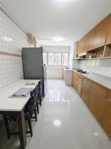 405 Ang Mo Kio Avenue 10, 405 Ang Mo Kio Avenue 10, 2 Bedrooms, 721 sqft, HDB Flat For Sale, by Chloe Fang, 500208224 - Kitchen - PropertyGuru.com.sg