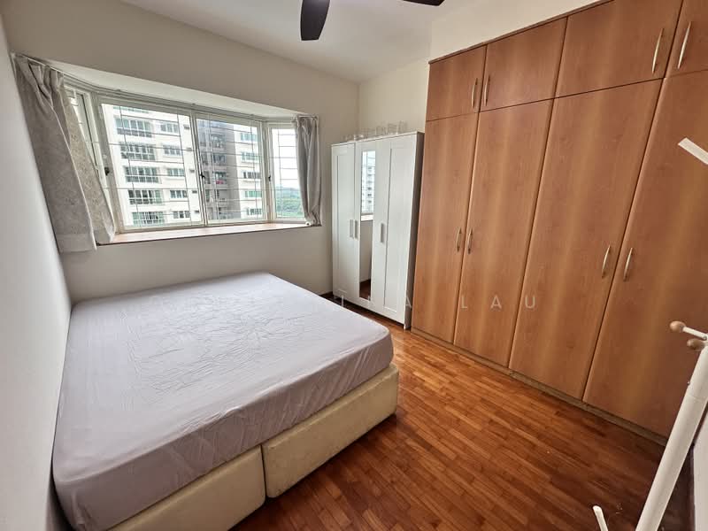 Evergreen Park, 31 Hougang Avenue 7, 3 Bedrooms, 1,076 sqft, Condominium For Rent, by Christina Lau, 500208242 - Bedroom - PropertyGuru.com.sg