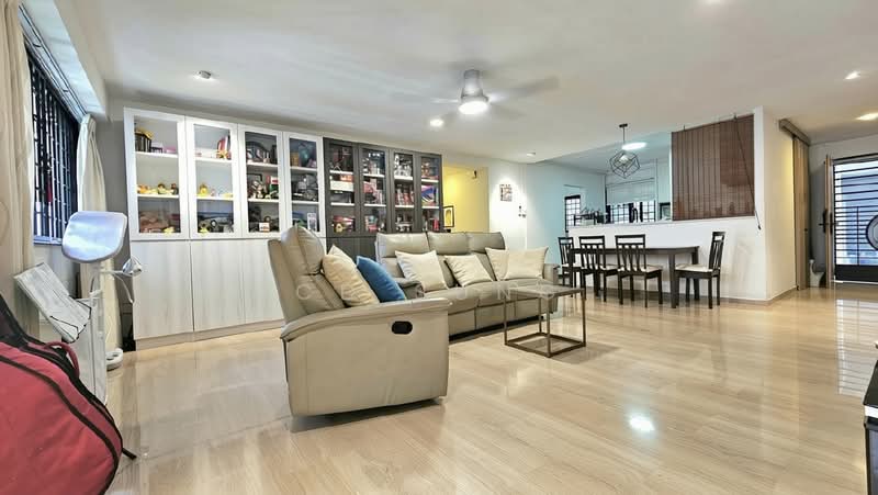 😍❤️CLOSING*** Open Kitchen 5 Room 3 Bed 2 Bath Balcony Huge Yard, , 3 Bedrooms, 1,291 sqft, HDB Flat For Sale, by CD Sung, 500208260 - Living Room - PropertyGuru.com.sg
