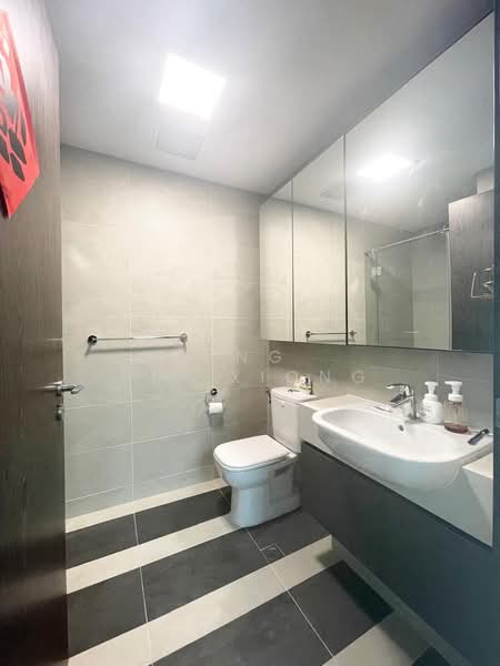 Parc Riviera, 101 West Coast Vale, 2 Bedrooms, 926 sqft, Condominium For Sale, by Ang Pei Xiong, 500208261 - Bathroom - PropertyGuru.com.sg