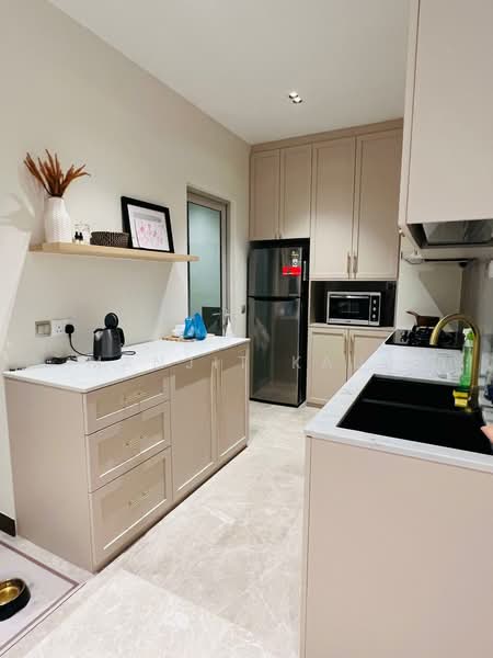 eCO, Bedok South Avenue 3, 2 Bedrooms, 947 sqft, Condominium For Sale, by Manjit Kaur, 500208262 - Kitchen - PropertyGuru.com.sg