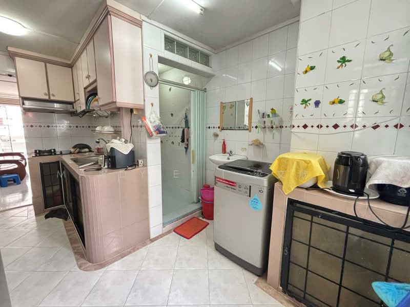 22 Balam Road, 22 Balam Road, 2 Bedrooms, 646 sqft, HDB Flat For Sale, by Mandy Ei ( 梁文欣 ), 500208263 - Kitchen - PropertyGuru.com.sg