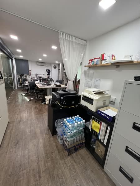 Premier @ Kaki Bukit, 10 Kaki Bukit Avenue 4, 1,087 sqft, Factory / Workshop (B2) For Rent, by Lisa Liu, 500208277 - Interior - CommercialGuru.com.sg