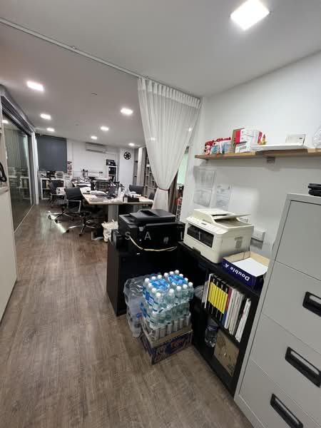 Premier @ Kaki Bukit, 10 Kaki Bukit Avenue 4, 1,087 sqft, Factory / Workshop (B2) For Rent, by Lisa Liu, 500208277 - Interior - CommercialGuru.com.sg