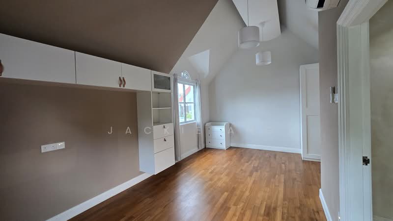 Fernhill Cottage, Fernhill Road, 4 Bedrooms, 2,443 sqft, Terraced House For Sale, by Jackie Ang, 500208278 - Attic - PropertyGuru.com.sg