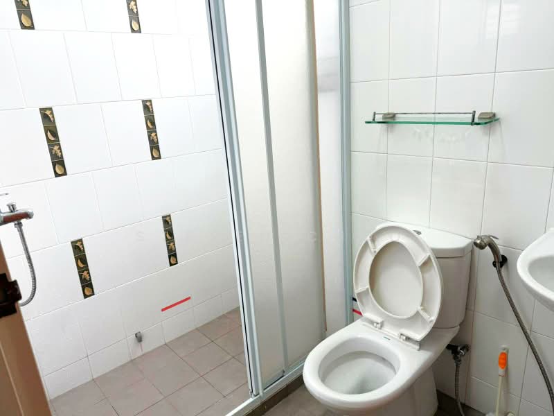455 Clementi Avenue 3, 455 Clementi Avenue 3, Room Rental, 130 sqft, HDB Flat For Rent, by Steven Choo, 500208279 - Bathroom - PropertyGuru.com.sg