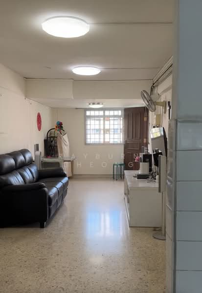 503 Ang Mo Kio Avenue 5, 503 Ang Mo Kio Avenue 5, 2 Bedrooms, 883 sqft, HDB Flat For Sale, by Rayburn Cheong, 500208283 - Living Room - PropertyGuru.com.sg