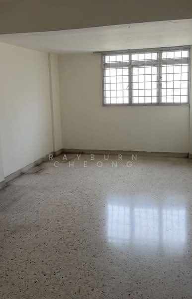 503 Ang Mo Kio Avenue 5, 503 Ang Mo Kio Avenue 5, 2 Bedrooms, 883 sqft, HDB Flat For Sale, by Rayburn Cheong, 500208283 - Spacious Common Bedroom - PropertyGuru.com.sg