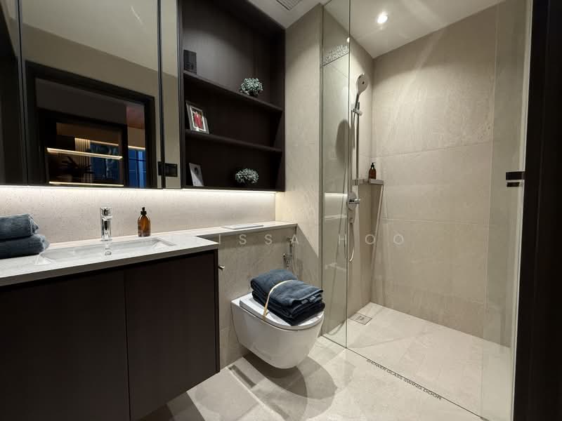 Springleaf Residence, 811 Upper Thomson Road, 5 Bedrooms, 1,453 sqft, Condominium For Sale, by Melissa Hoo, 500208308 - Common Bathroom - PropertyGuru.com.sg