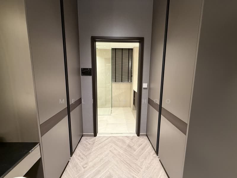Springleaf Residence, 811 Upper Thomson Road, 5 Bedrooms, 1,453 sqft, Condominium For Sale, by Melissa Hoo, 500208308 - Master Room Wardrobe/Vanity - PropertyGuru.com.sg