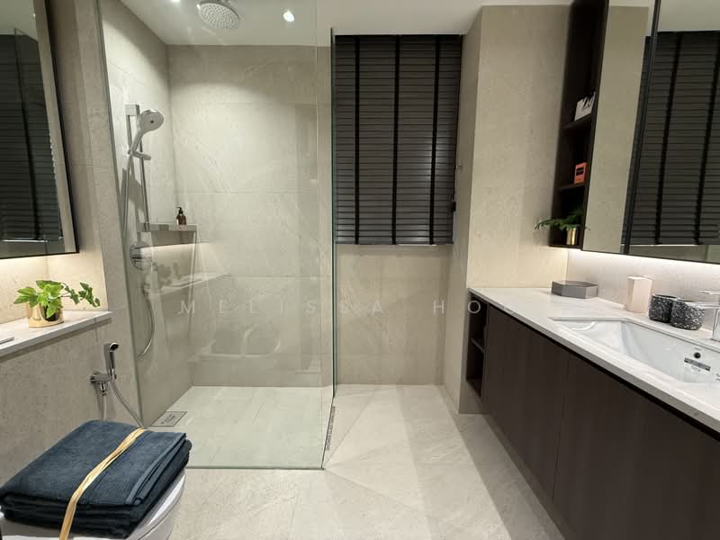 Springleaf Residence, 811 Upper Thomson Road, 5 Bedrooms, 1,453 sqft, Condominium For Sale, by Melissa Hoo, 500208308 - Master Bathroom - PropertyGuru.com.sg