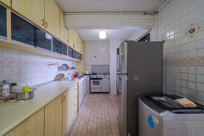 22 Saint George's Road, 22 Saint George's Road, 3 Bedrooms, 1,270 sqft, HDB Flat For Sale, by Yian Wong, 500208320 - Kitchen - PropertyGuru.com.sg