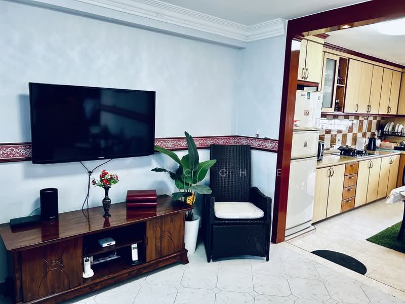 165 Bedok South Road, 165 Bedok South Road, 3 Bedrooms, 904 sqft, HDB Flat For Sale, by Isaac Chee, 500208325 - Living Room - PropertyGuru.com.sg
