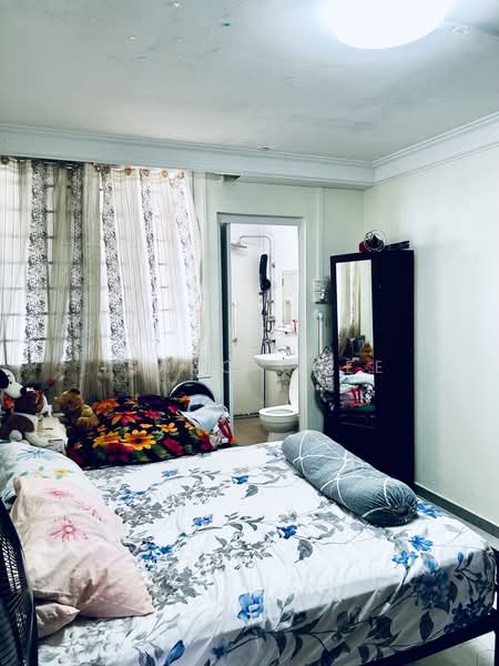 165 Bedok South Road, 165 Bedok South Road, 3 Bedrooms, 904 sqft, HDB Flat For Sale, by Isaac Chee, 500208325 - Bedroom - PropertyGuru.com.sg