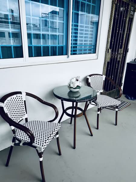 165 Bedok South Road, 165 Bedok South Road, 3 Bedrooms, 904 sqft, HDB Flat For Sale, by Isaac Chee, 500208325 - Balcony - PropertyGuru.com.sg